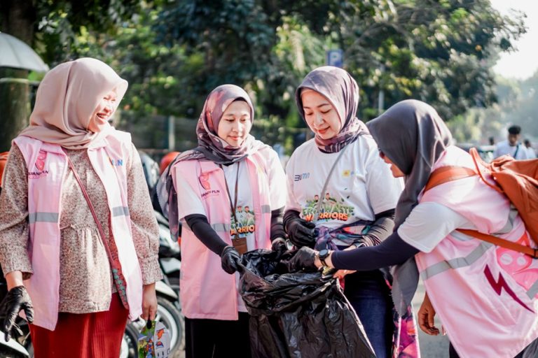 PLN dorng masyarakat sadar kebersihan