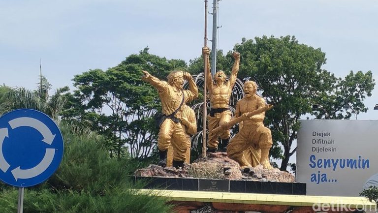 tugu-simpang-lima-garut_169