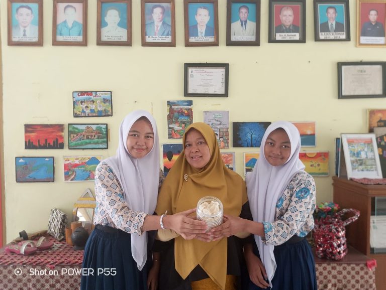 kerupuk sisa nasi mbg